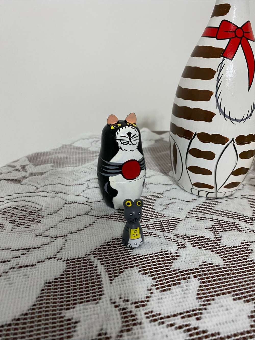 Hand-Painted Wooden Nesting Cats and a Mouse - Picture 4 of 8